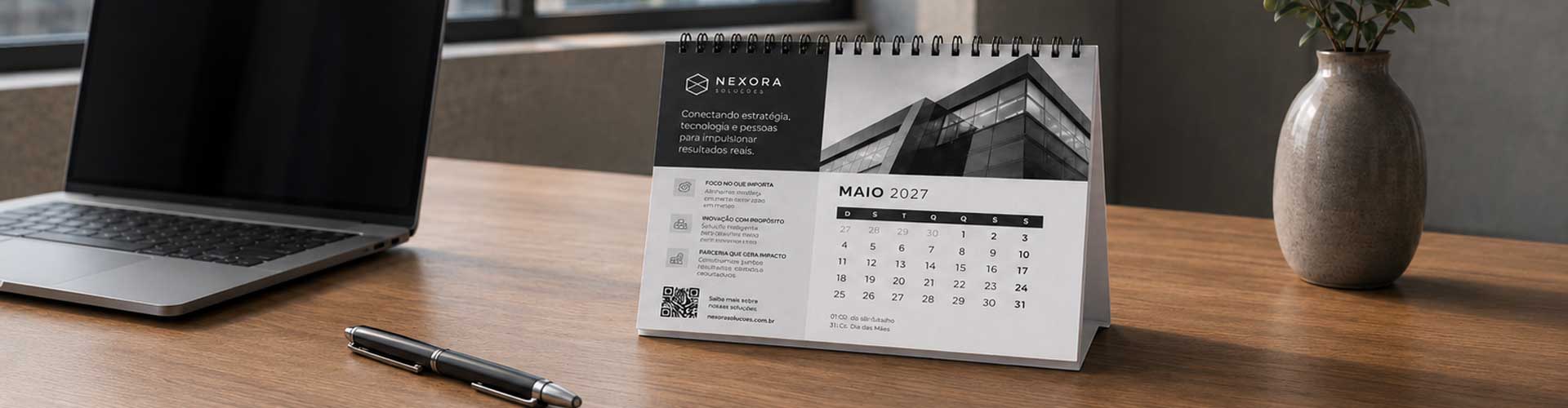 Calendário corporativo personalizado com identidade visual da empresa